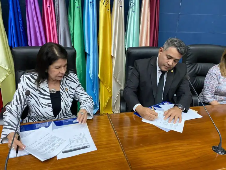 LUZ y alcaldía de Dabajuro firman acuerdo (detalles)