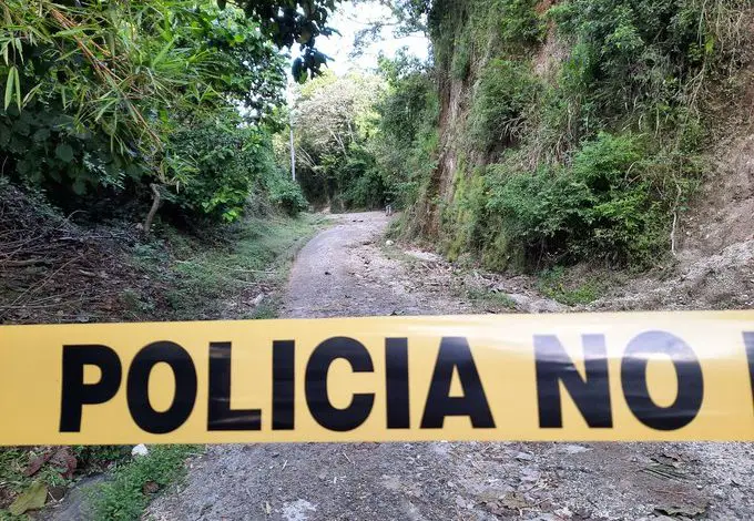 En una quebrada murió tapiado un joven en Urumaco