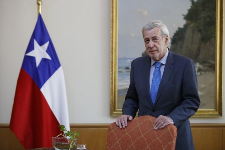 Chile busca “negociar” con Venezuela nuevos vuelos de repatriación