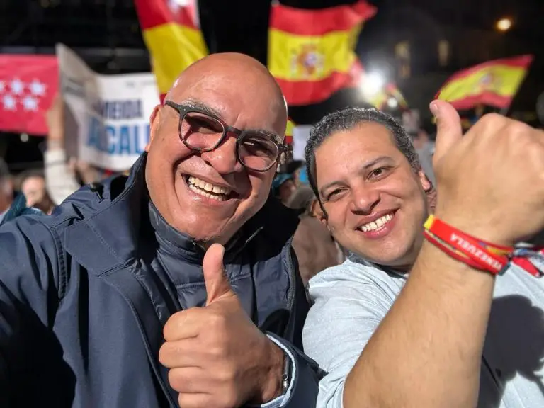 Español de origen venezolano triunfa en elecciones