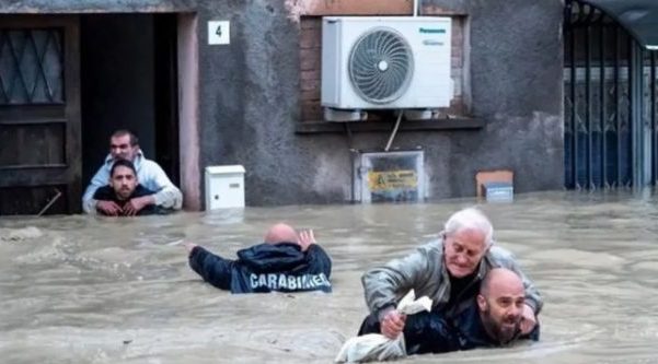 Más de 36.600 desplazados por inundaciones en Italia