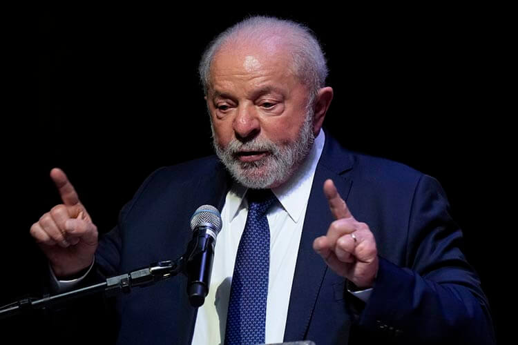 Lula convoca cumbre de Suramérica en Brasilia