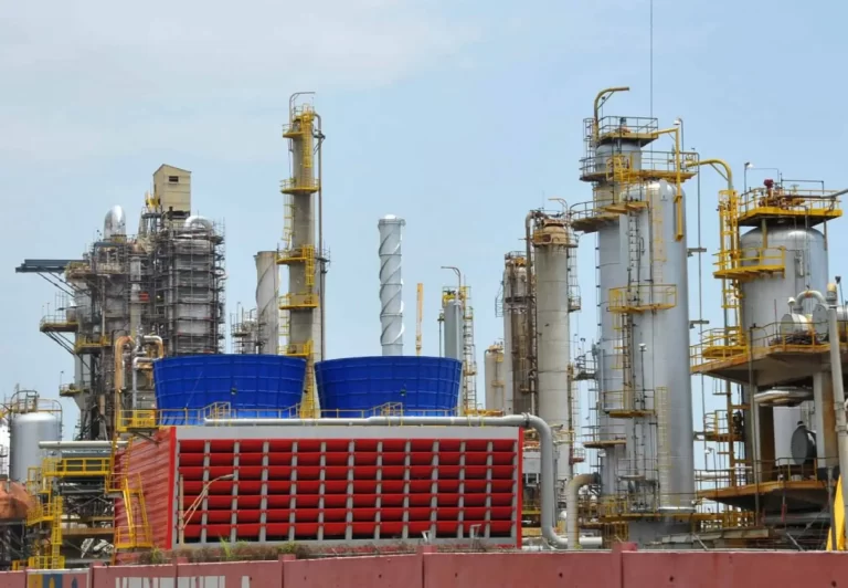 PDVSA reinició operaciones en la refinería El Palito