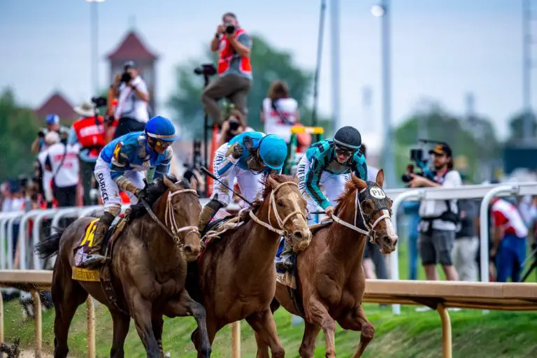 Muerte de caballos empañó el Derby de Kentucky