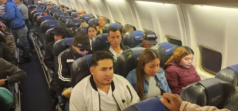 Repatriados 115 migrantes venezolanos de Chile