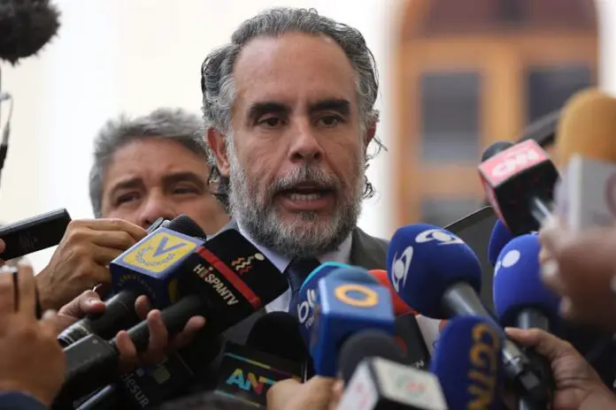 Fiscalía colombiana cita a Benedetti por escándalo en el gobierno