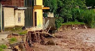 Lluvias en San Cristóbal dejan 390 viviendas en peligro