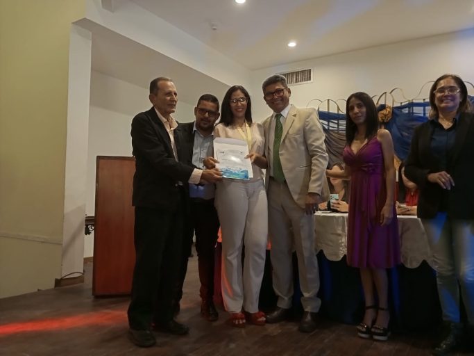 La periodista Laura Arismendi de Nuevo Día fue galardonada con el Premio de Periodismo Digital "Antonio Salgueiro", en el municipio Falcón.  