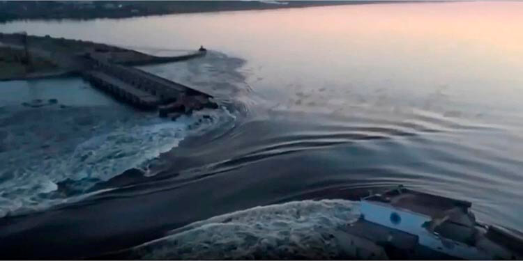 Colapso de represa en Ucrania causa emergencia