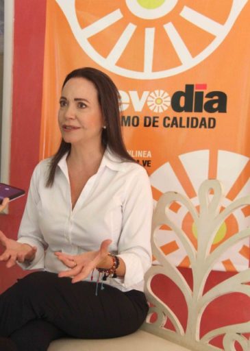 Para la candidata a Primarias por el Partido Vente Venezuela, María Corina Machado, el país necesita ser abrazada y protegida.