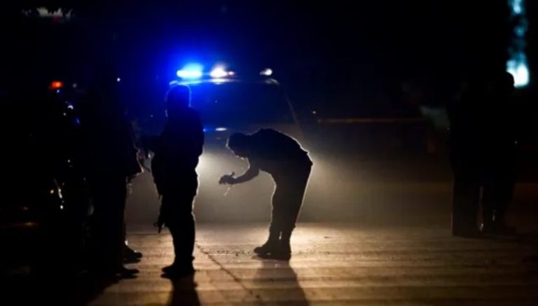 Tijuana: Encuentran siete cuerpos en una camioneta