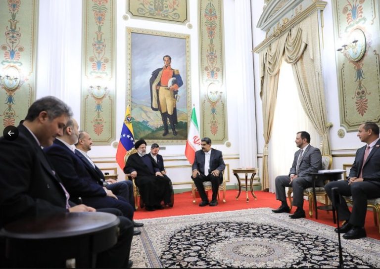 Venezuela e Irán firmaron 25 acuerdos de cooperación