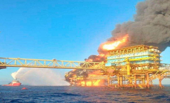Explosión plataforma petrolera en México
