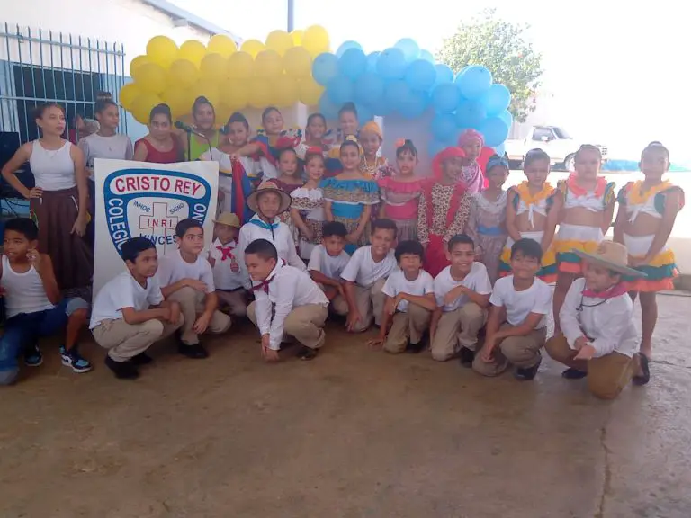Niños del Colegio Cristo Rey rinden homenaje a Venezuela