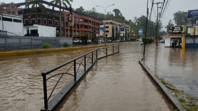 Inundaciones en Caracas y otros estados dejan las lluvias