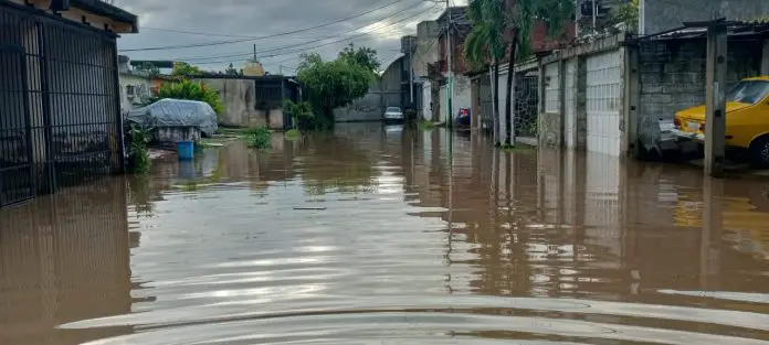Lluvias e inundaciones en Valencia y Maracay: +VIDEOS
