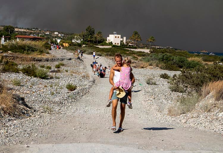 Grecia | Incendio en la isla Rodas obliga evacuación