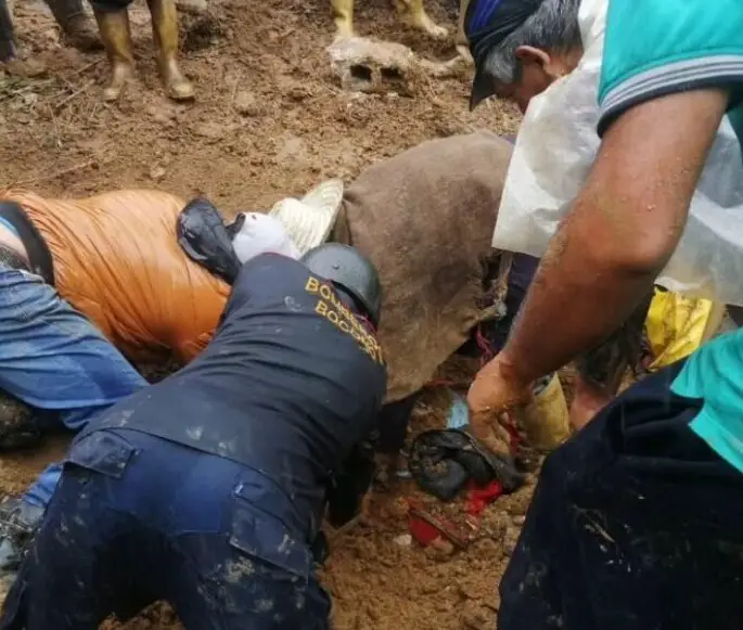 Deslizamiento de talud deja cuatro muertos en Trujillo