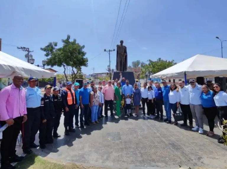 Tucacas conmemoró los 240 años del natalicio de Bolívar