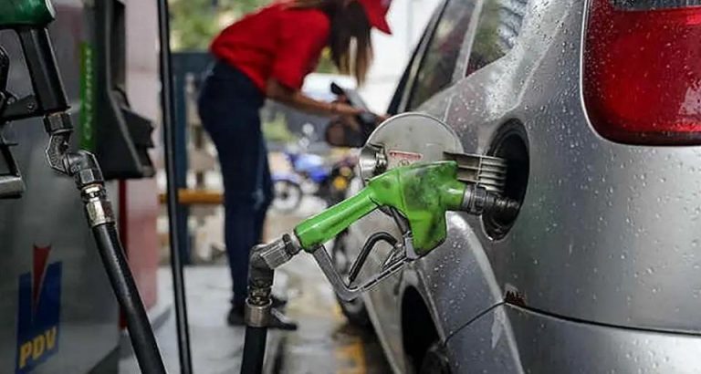Nueva medida para gasolina | Instalan sistema QR