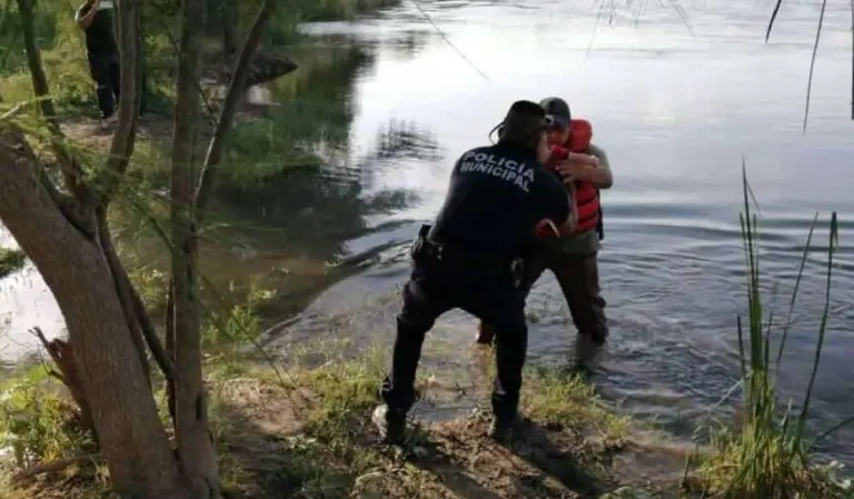 Rescate en río Bravo de dos bebés y sus madres venezolanas