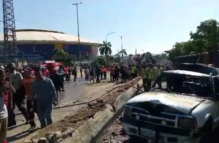 (VIDEO) Fuerte choque en La Guaira deja cinco muertos