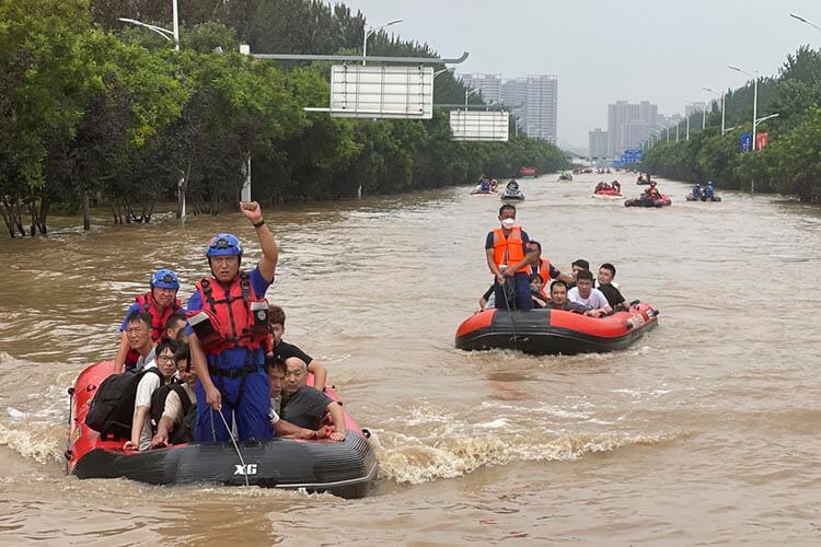 Récord de lluvias en Beijing provocan inundaciones