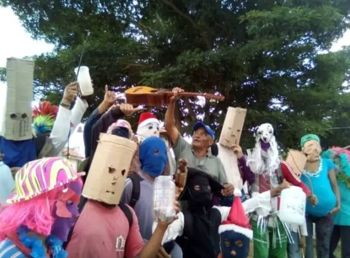 La manifestación de los locos, locainas y parrandas se viven en el estado Falcón en varios municipios del territorio con mucho arraigo y acervo cultural.