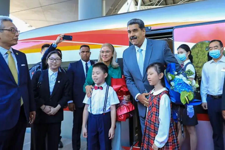 Nicolás Maduro llegó a Beijing para reunirse con Xi Jinping