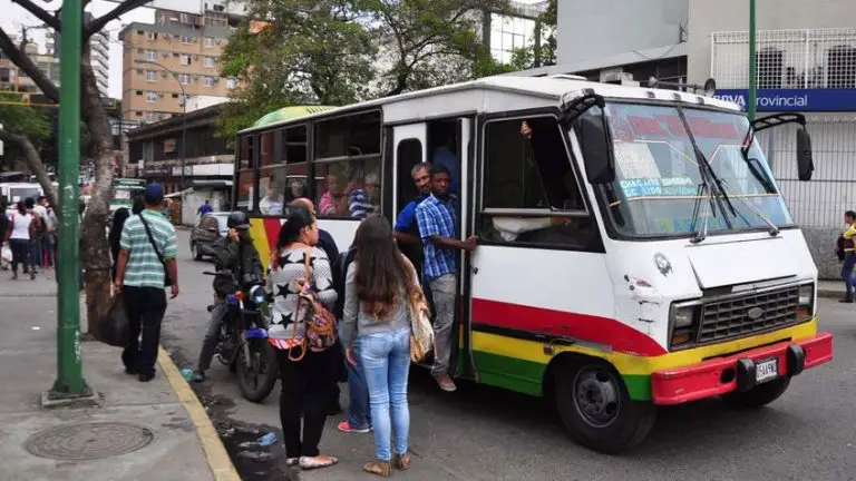 Reverol anuncia aumento de pasaje urbano a 10 bolívares
