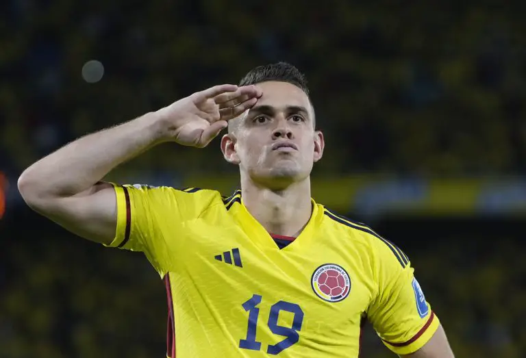 Santos Borré suma los tres primeros de Colombia (+VIDEO)
