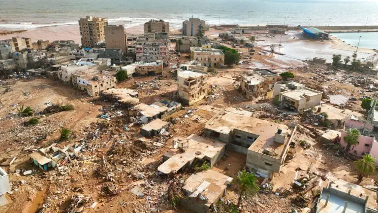 Tragedia en Libia, inundaciones dejan 10.000 desaparecidos