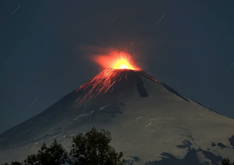 Chile sube nivel de alerta por volcán Villarrica (+VIDEO)