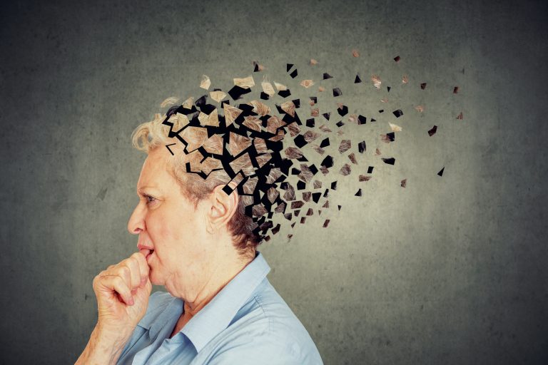 La demencia senil aumenta a medida que disminuyen las actividades