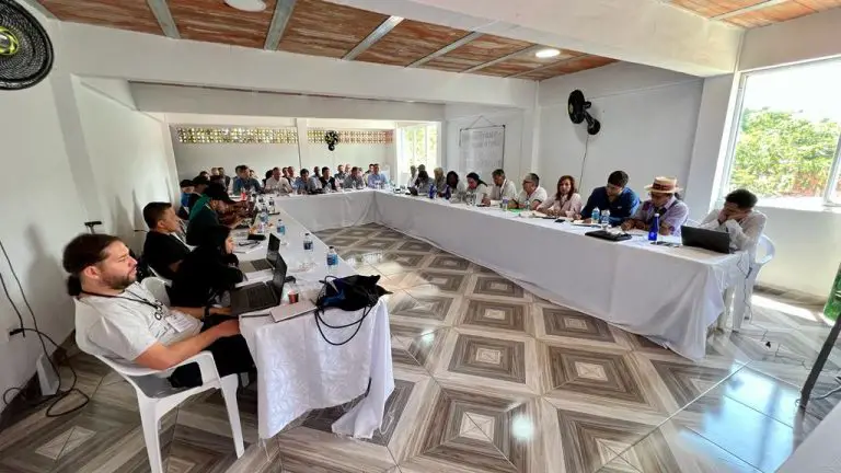 Gobierno y FARC inician tres días de diálogo por la paz