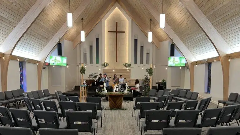 Una iglesia celebra un sermón generado por IA en EE. UU.