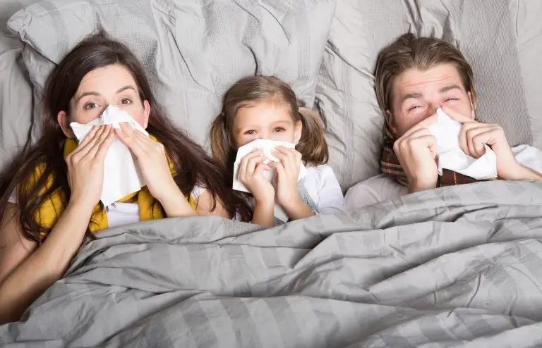 Por qué el COVID-19 de hoy se parece cada vez más a un resfriado o gripe