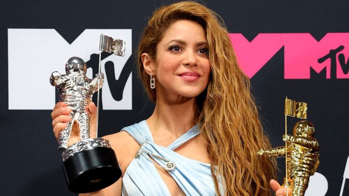 Spotify homenajeará a Shakira, una de las artistas colombianas más reconocidas, declarando el 29 de septiembre, el día en que se cumplen 25 años del lanzamiento de su disco 