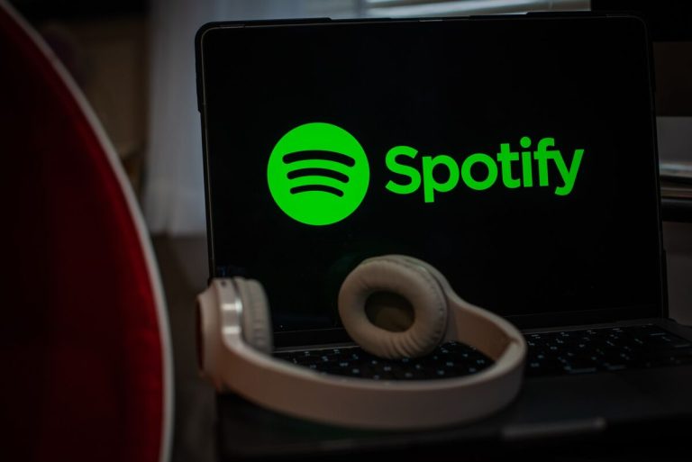Spotify limita las ganancias a los podcast de ruido blanco, ¿por qué?