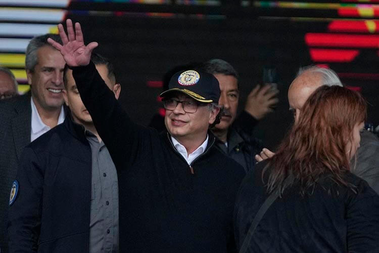 Colombia | Fiscalía pide indagar si presidente Petro cometió delitos