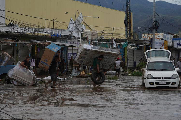 Huracán Otis deja 27 muertos en Acapulco