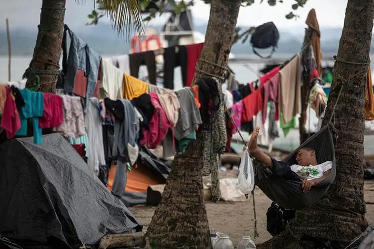 Migrantes venezolanos varados en la puerta del Darién