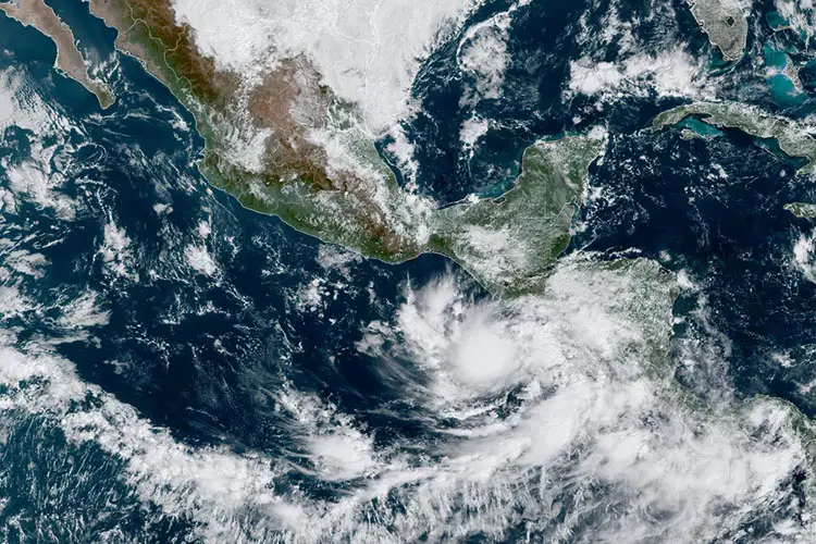Tormenta tropical Pilar se dirige a El Salvador