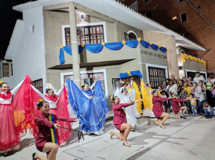 Con el compromiso de impulsar la cultura en el municipio Silva, el alcalde Osnel Arnías entregó la Casa de la Cultura 