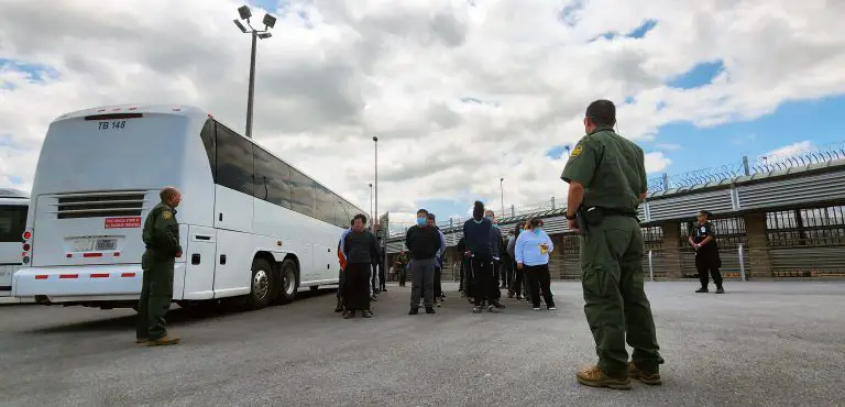 Venezolanos, los más arrestados por cruzar frontera de EE.UU.