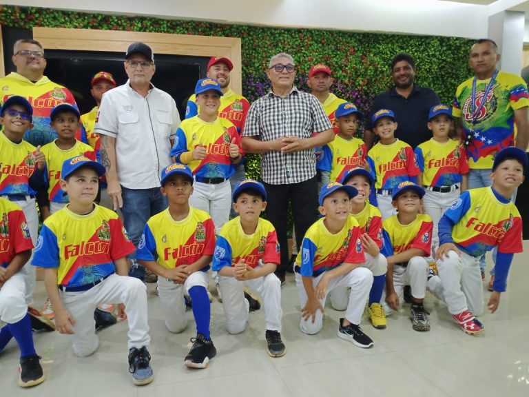Falcón participa en el torneo nacional de béisbol en Mérida