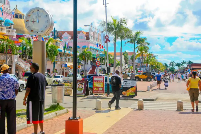Vivir en Aruba: ¿cuánto cuesta y qué se necesita?