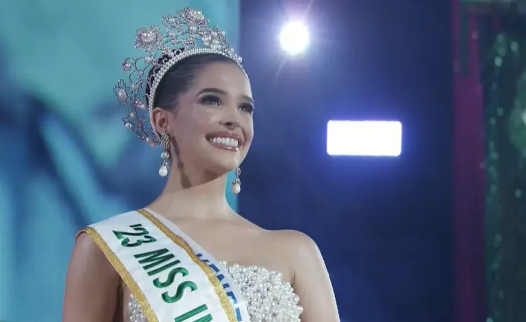 ¡La novena! Miss International 2023, Andrea Rubio, llegó a Venezuela