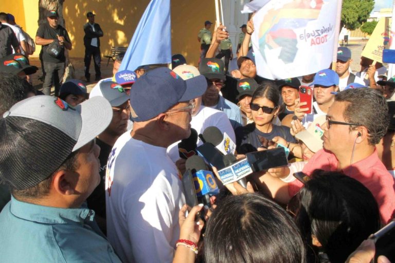 Este martes, el coordinador nacional de la campaña "Venezuela Toda", Jorge Rodríguez, palpó de cerca el ánimo de los falconianos por defender el Esequibo.
