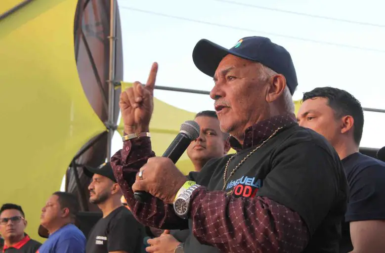 Una nutrida participación se evidenció este jueves en la ciudad de Coro para el cierre de la campaña "Venezuela Toda" como preámbulo del referéndum consultivo.